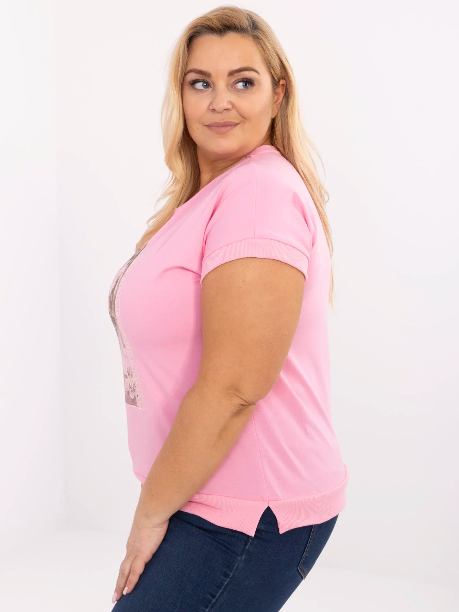Różowa bluzka plus size z okrągłym dekoltem