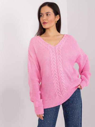 Różowy sweter klasyczny z warkoczami