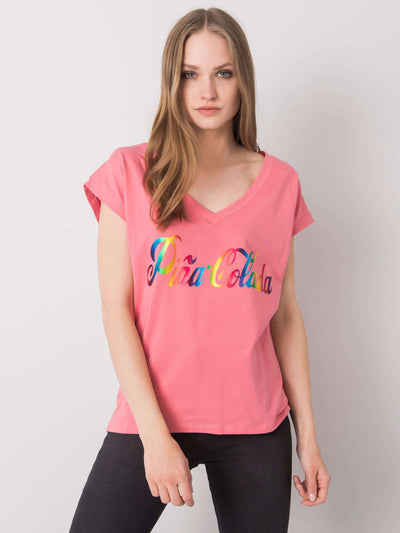 Różowy t-shirt z kolorowym nadrukiem