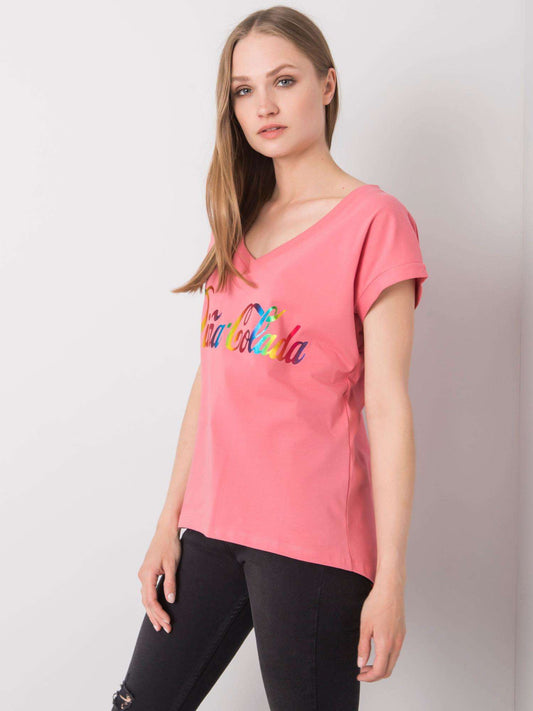Różowy t-shirt z kolorowym nadrukiem