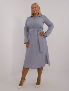Szara bawełniana sukienka plus size z kieszeniami i kołnierzem