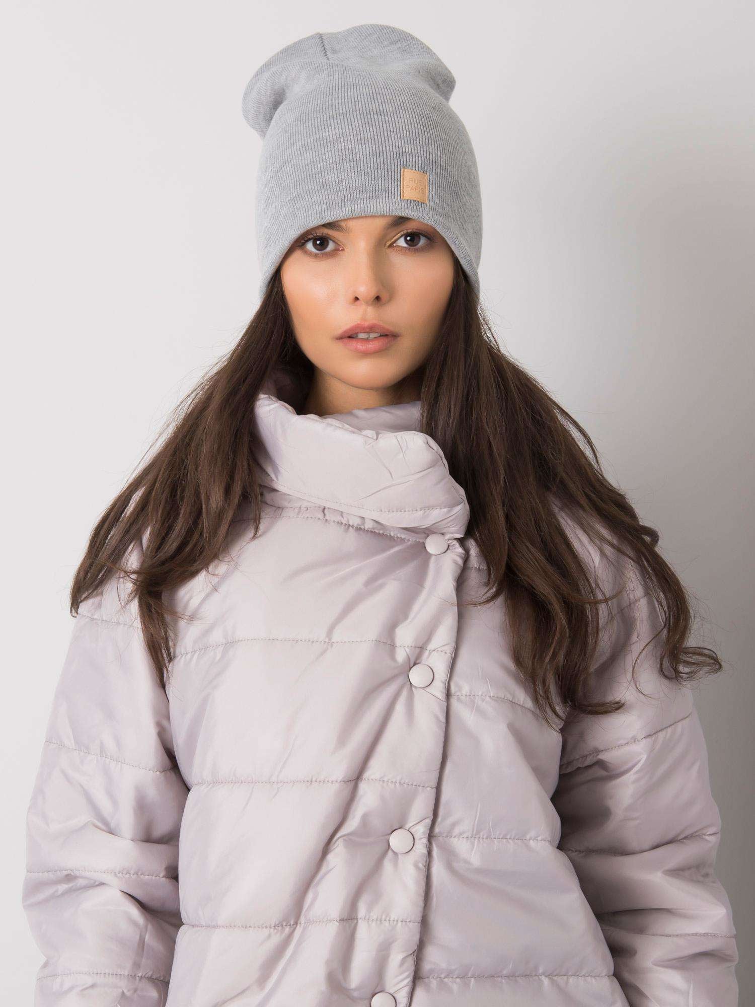 Szara czapka beanie