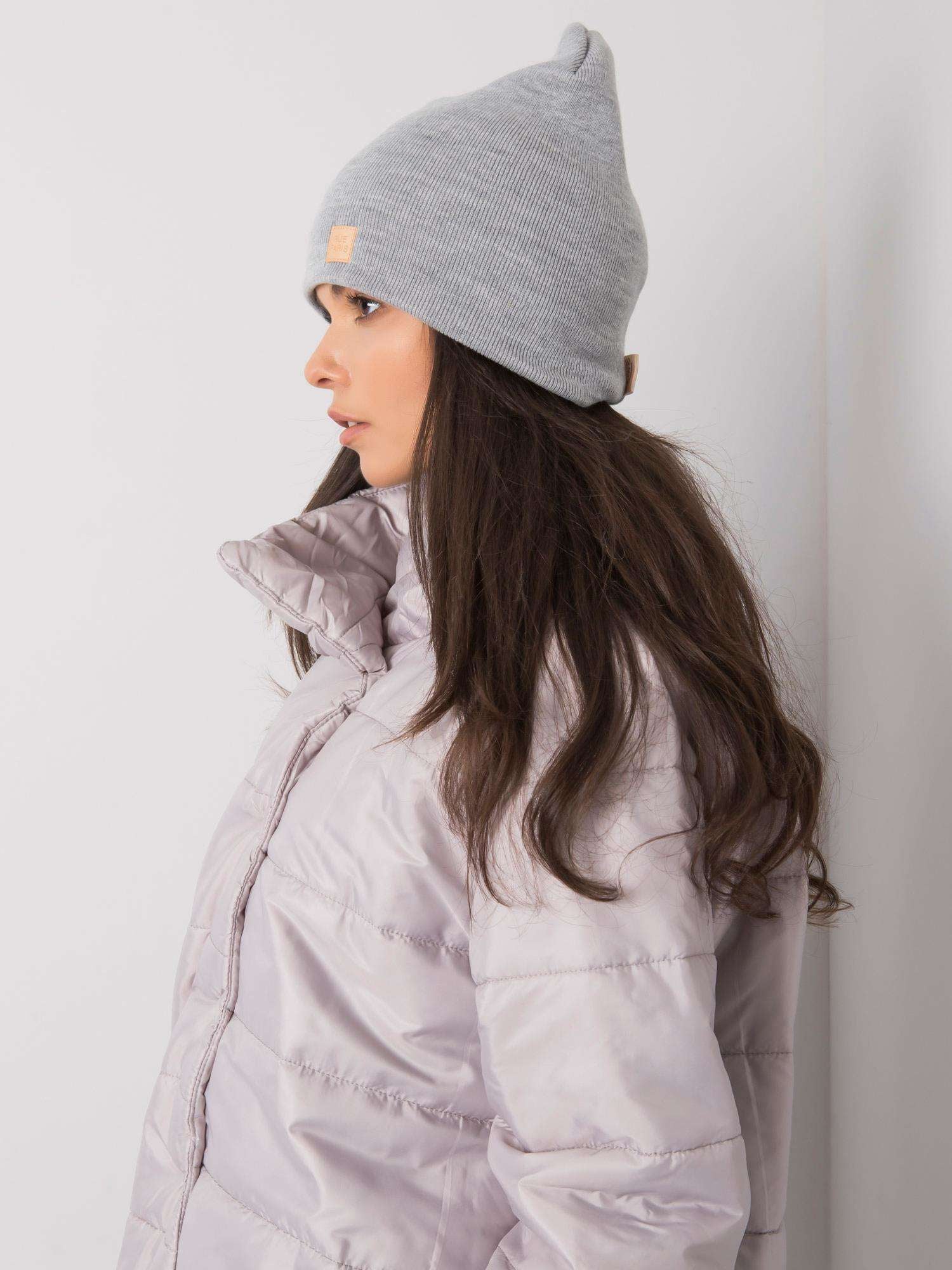Szara czapka beanie