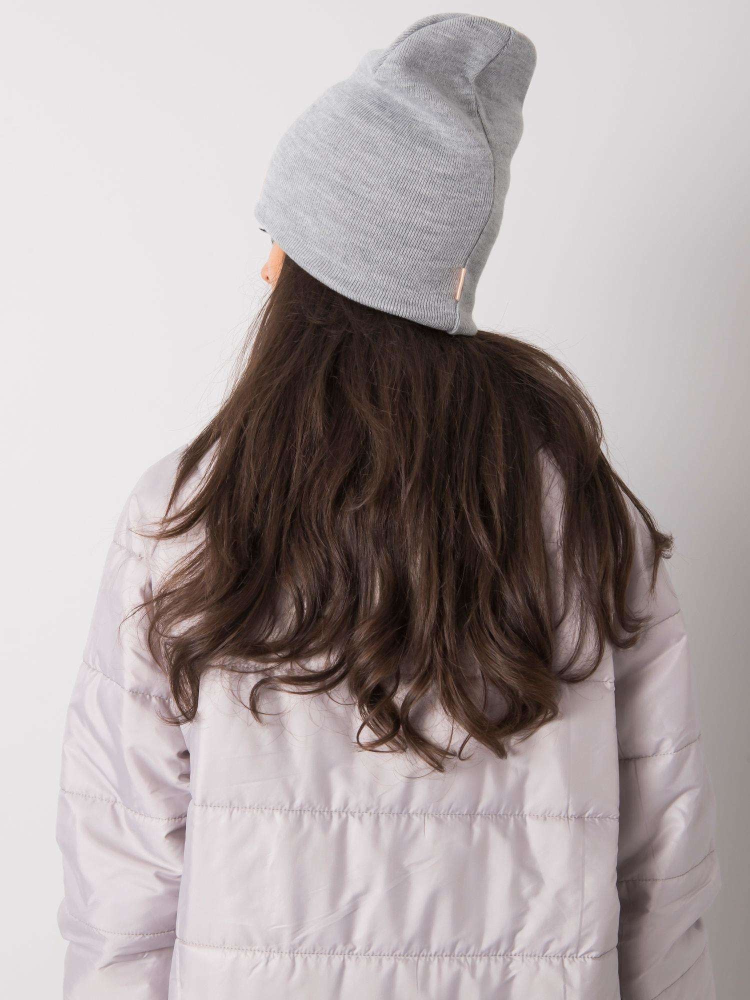 Szara czapka beanie