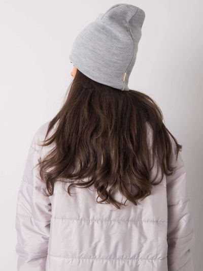 Szara czapka beanie