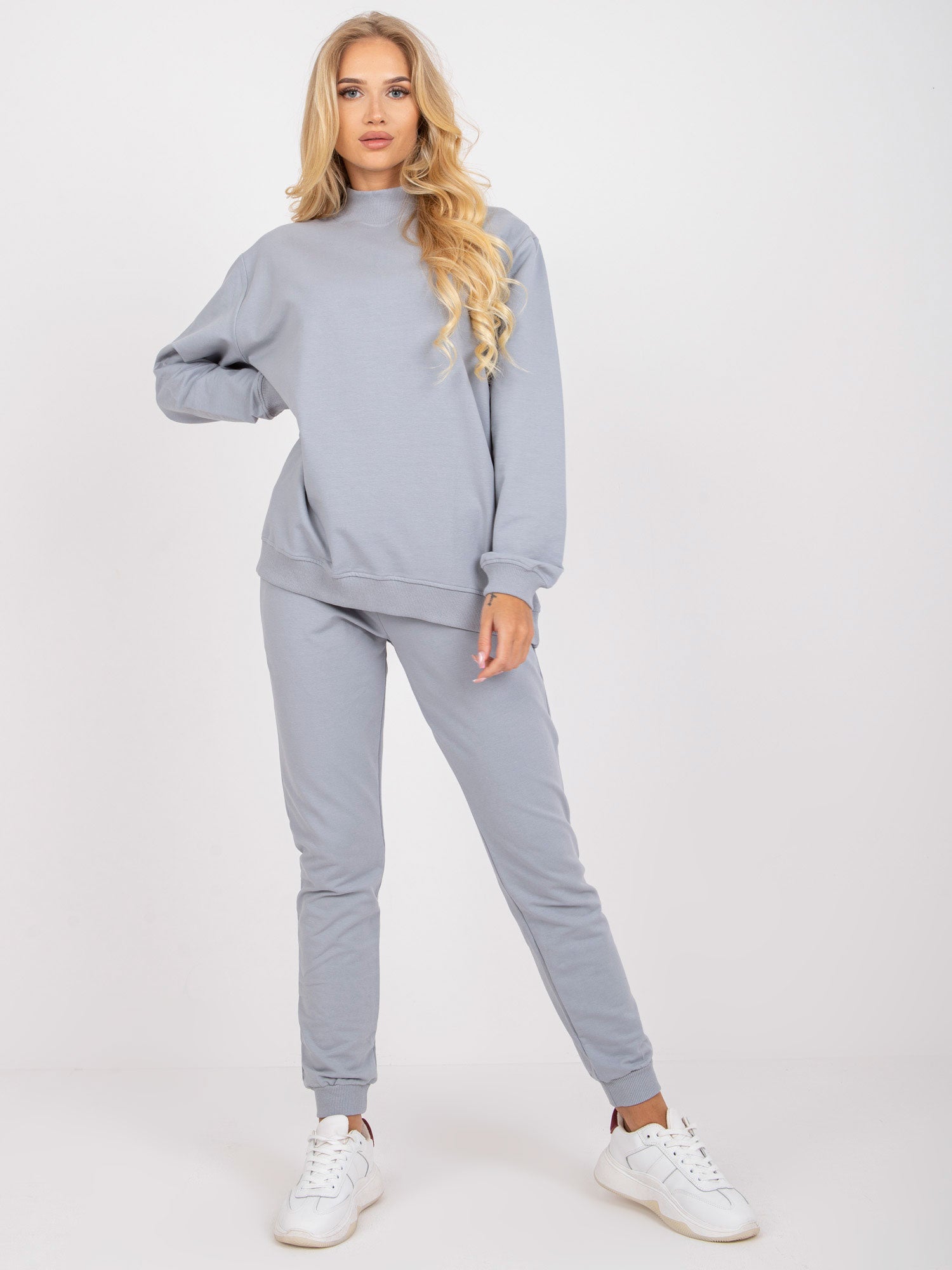 Szara dresowa bluza basic bez kaptura