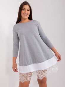 Szara sukienka plus size z bawełny