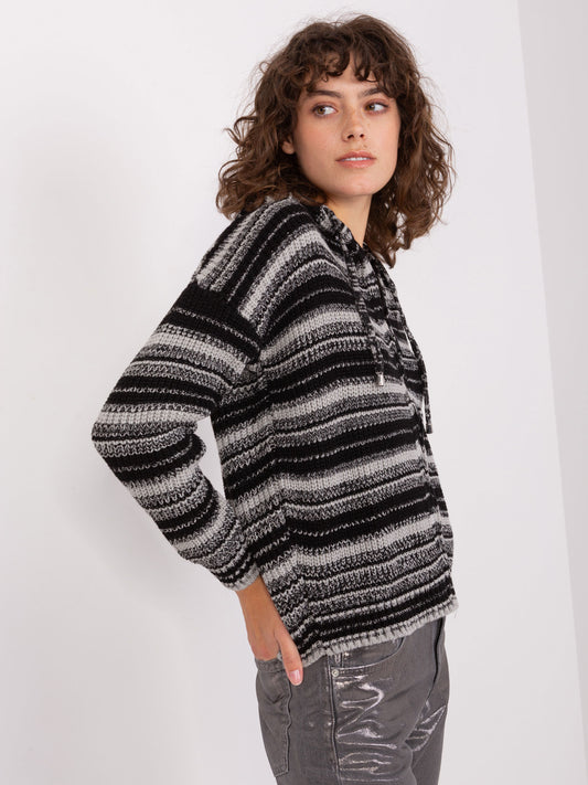 Szaro-czarny damski sweter z zapięciem