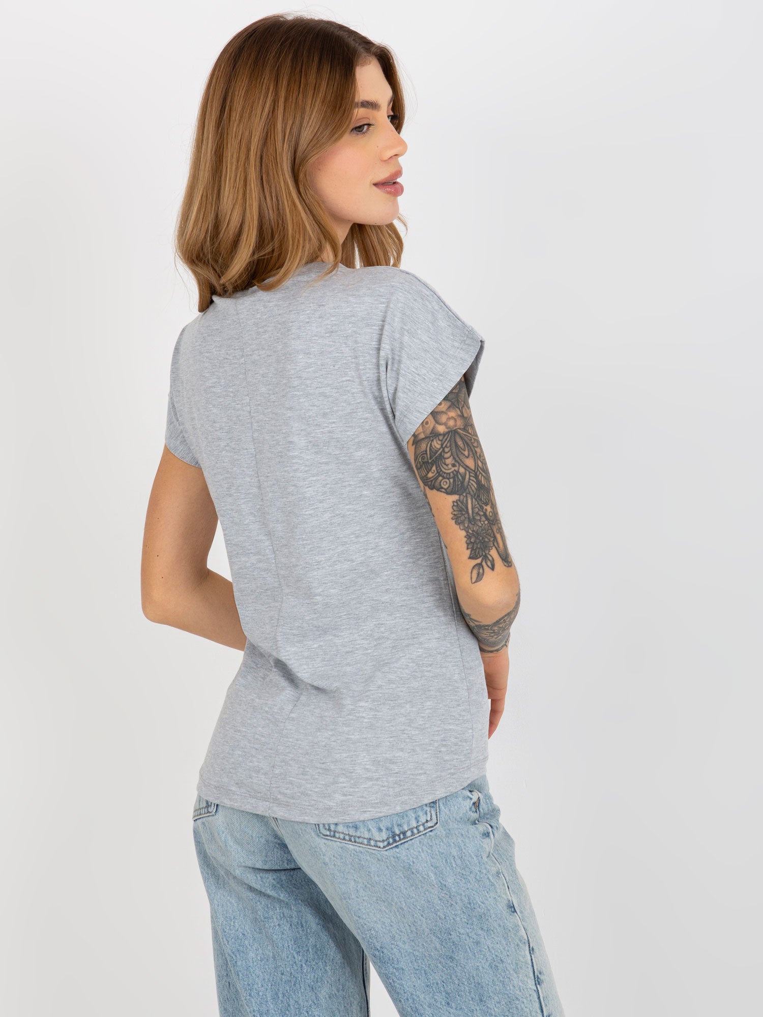 Szary damski t-shirt basic z okrągłym dekoltem
