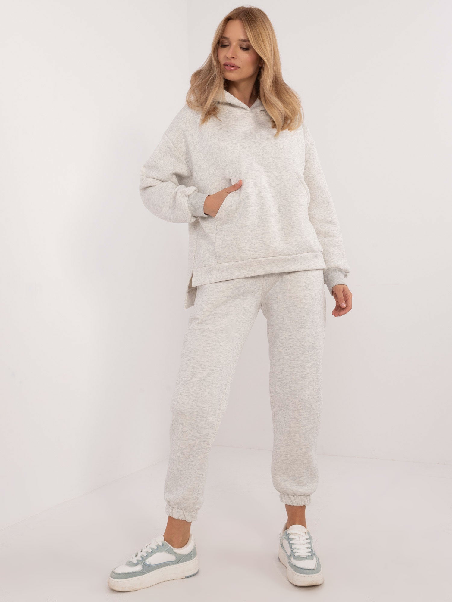 Szary damski komplet basic o kroju oversize
