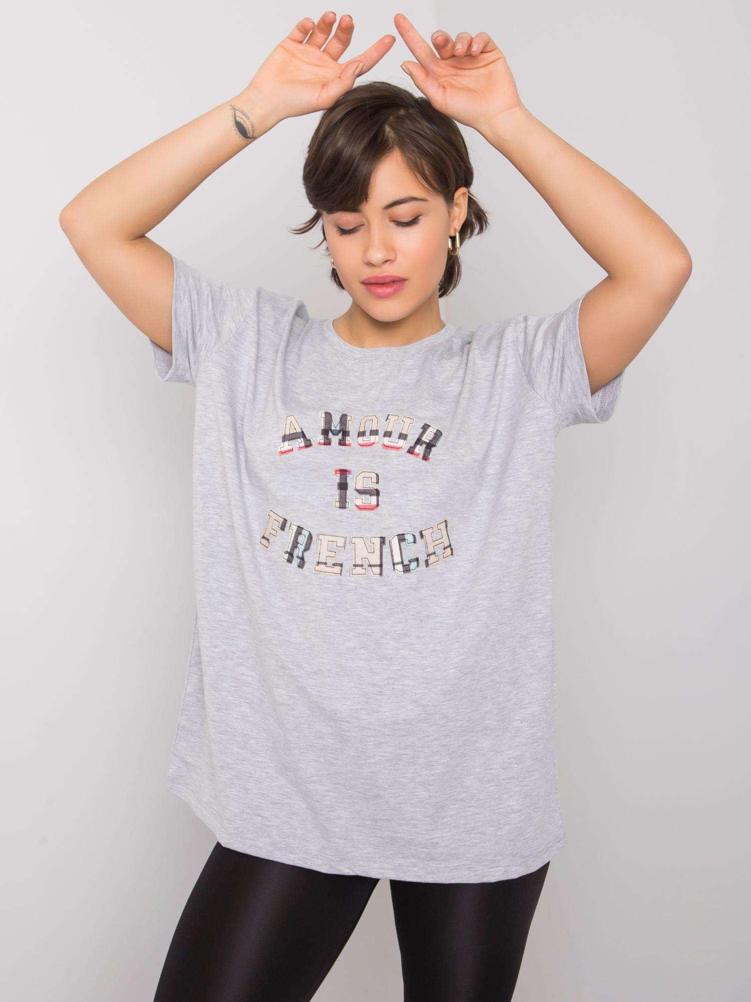 Szary t-shirt damski z napisem