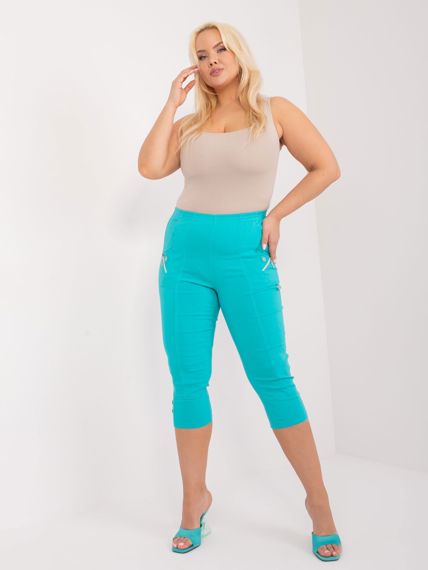 Turkusowe spodnie rybaczki plus size bez zapięcia