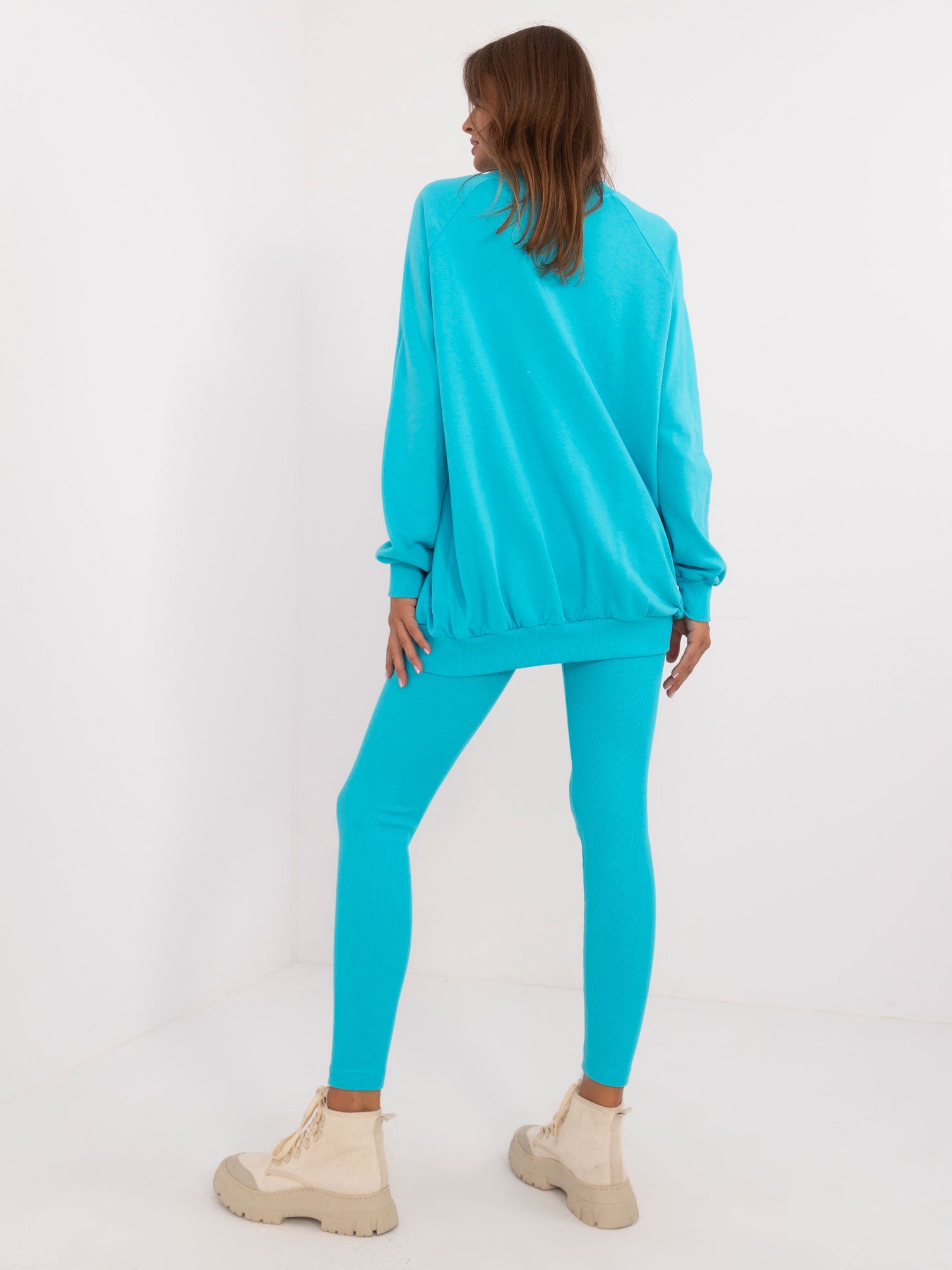 Turkusowy komplet dresowy z bluzą oversize
