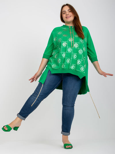 Zielona asymetryczna bluzka plus size z nadrukiem