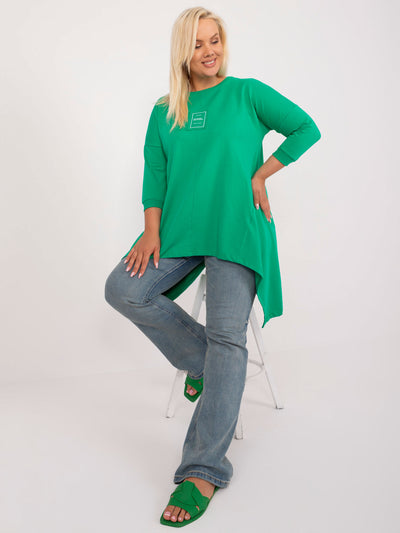 Zielona asymetryczna bluzka plus size z naszywką