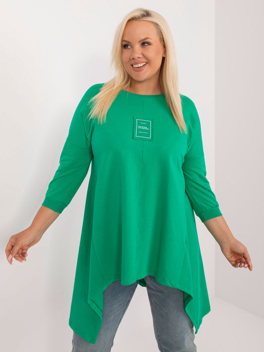 Zielona asymetryczna bluzka plus size z naszywką