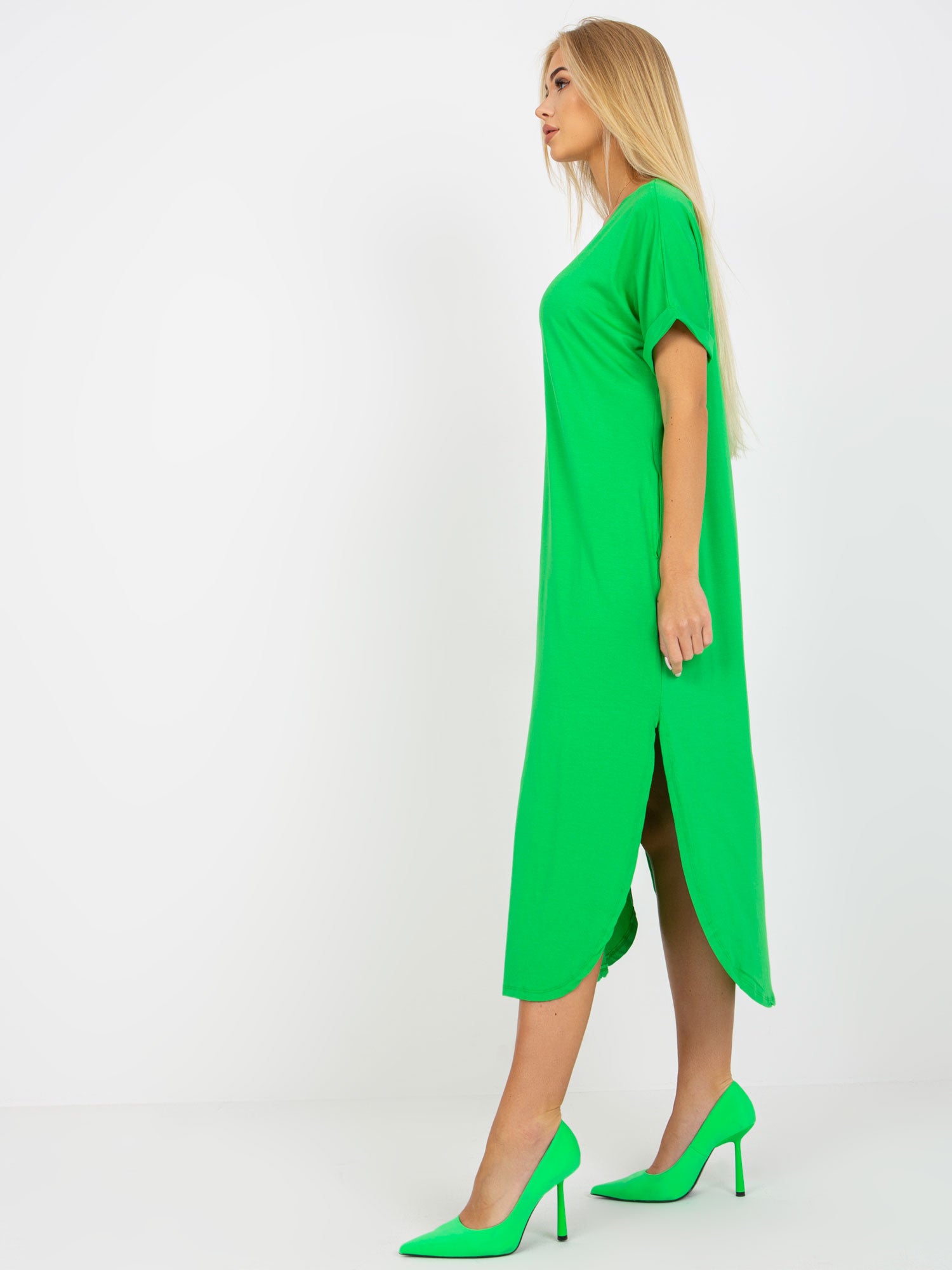OCH BELLA  Zielona sukienka oversize z krótkim rękawem