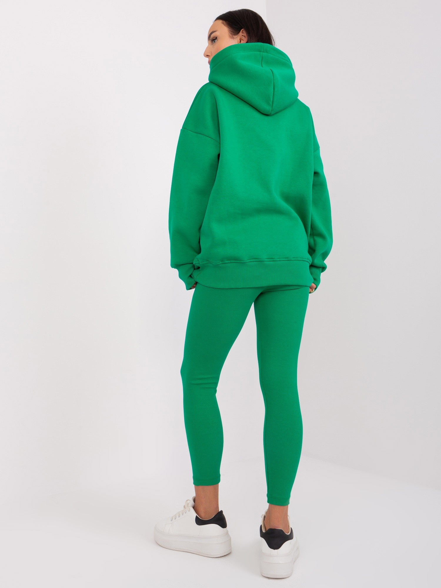 Zielony komplet casualowy z bluzą