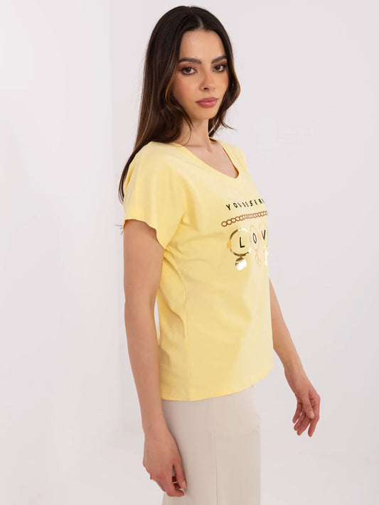 Żółty damski t-shirt z wyhaftowanym napisem