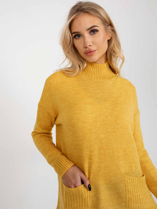 Żółty długi sweter oversize z kieszeniami